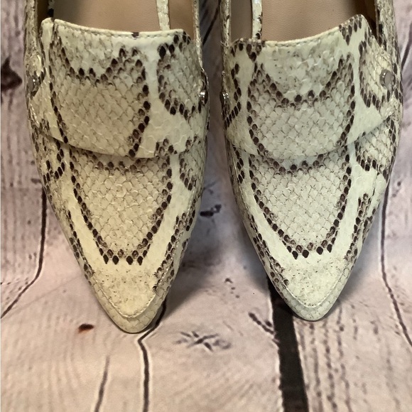 27 edit Women’s animal print slip on leather flat pointe toe loafers size 7.5 m - Picture 8 of 9